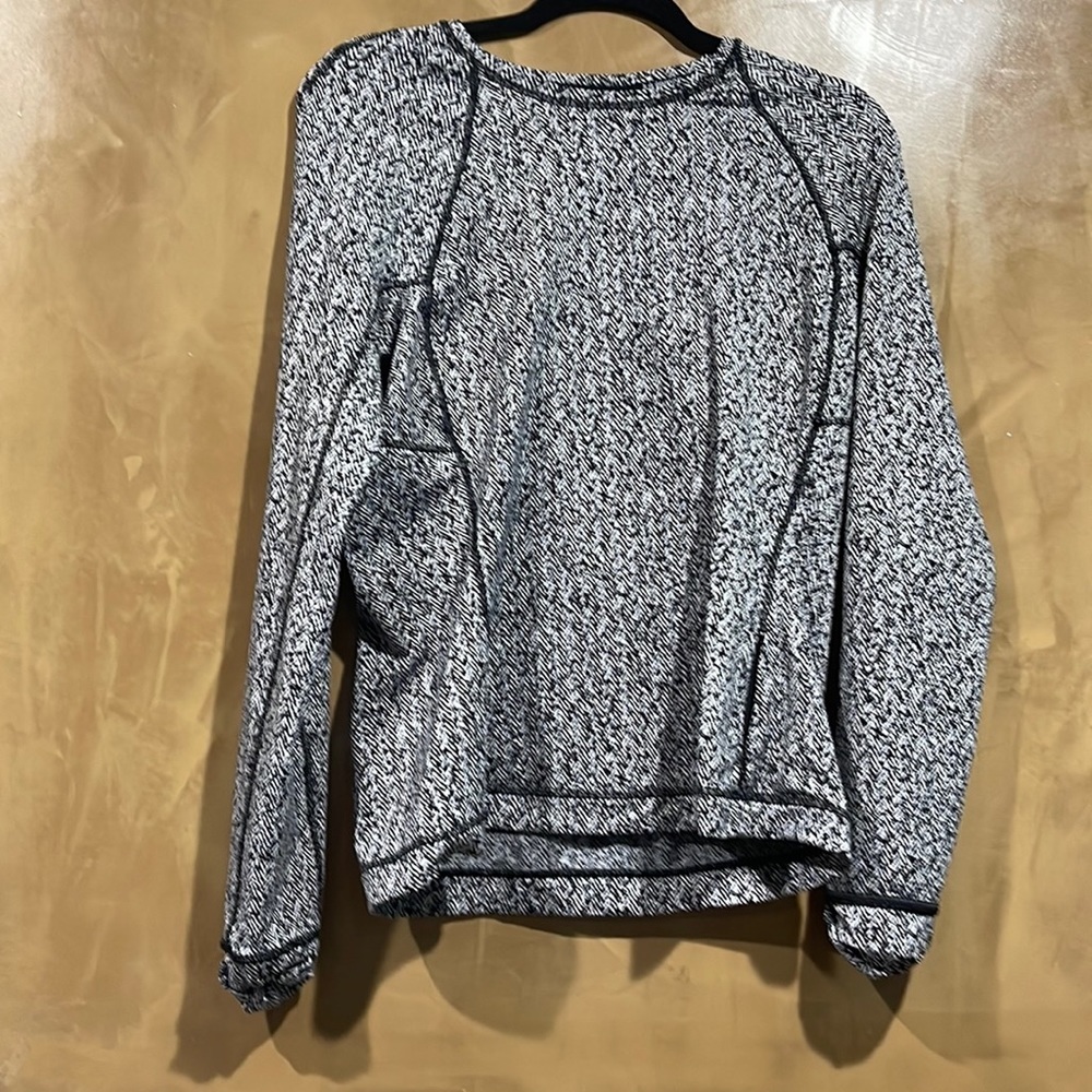 Lululemon Sz 10 pullover